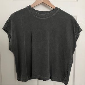 Le Bon Shoppe Jeanne Tee in Washed Black